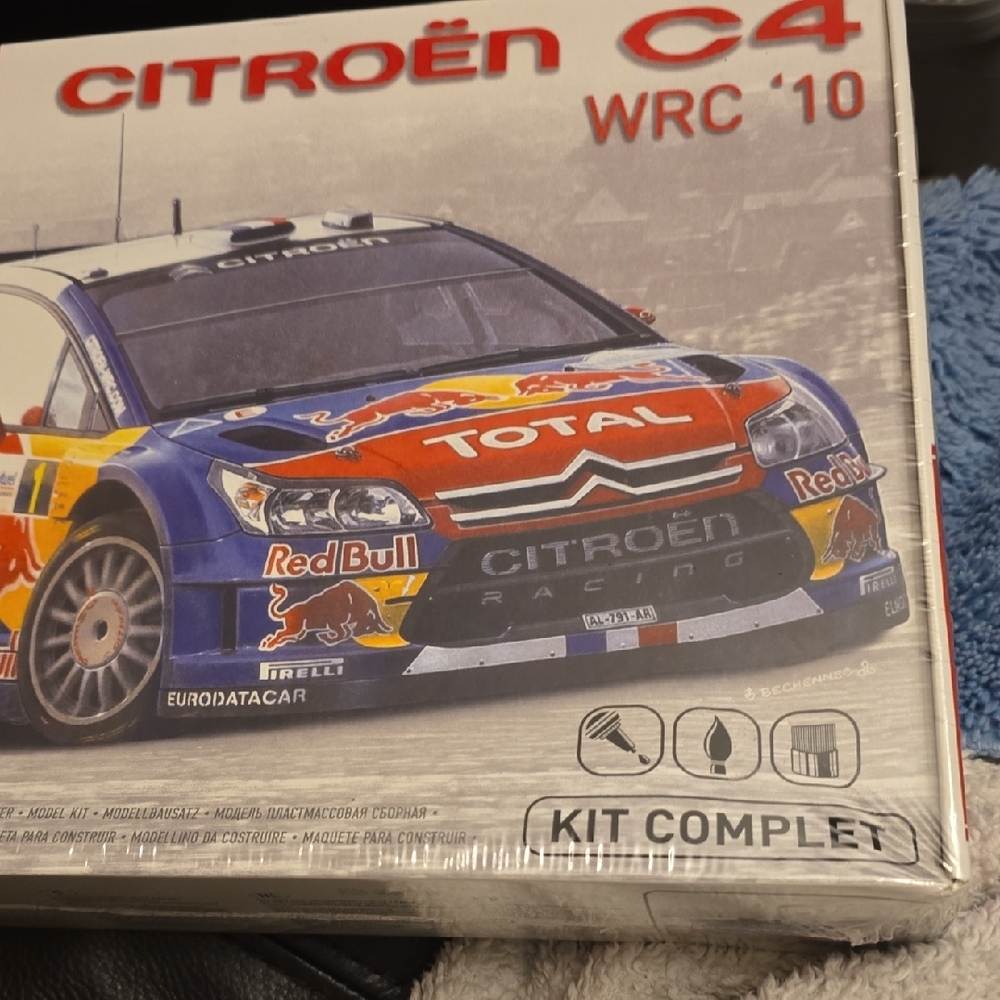 Red and Blue Racing Car Toy - Picture 3 of 16